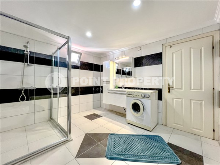 Прекрасный светлый дуплекс 4+1, общей площадью 190 м2, в 300 метрах от моря в центре района Оба.-id-4225-фото-18