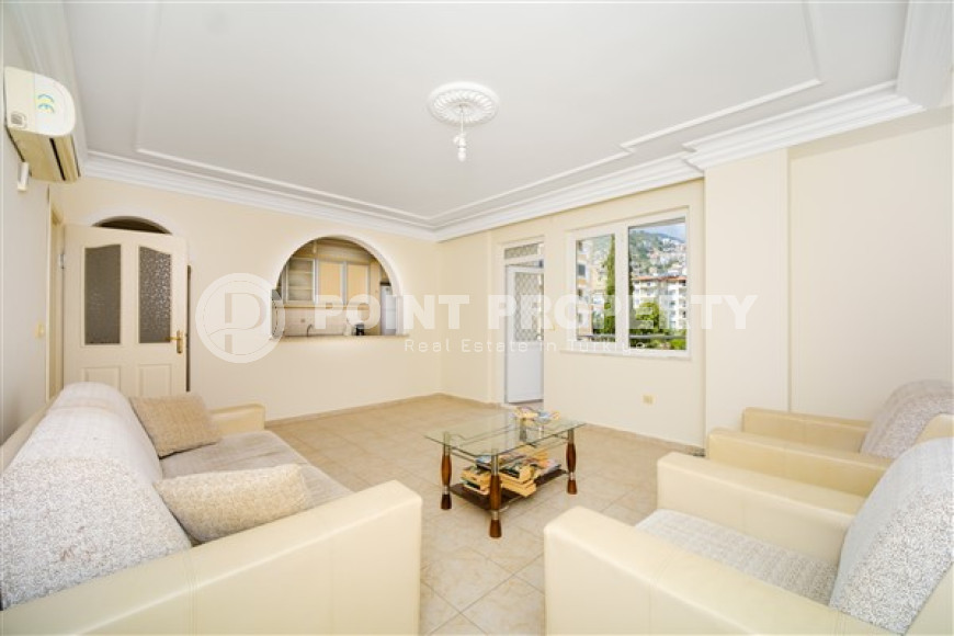 Furnished apartment with an area of 100 m2 and two balconies, Alanya center-id-4232-photo-1