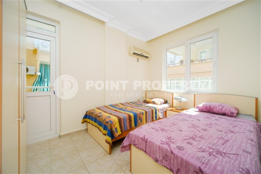 Furnished apartment with an area of 100 m2 and two balconies, Alanya center-id-4232-photo-2