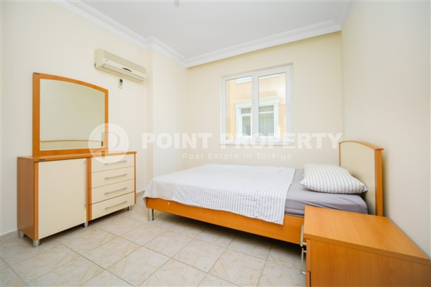 Furnished apartment with an area of 100 m2 and two balconies, Alanya center-id-4232-photo-3