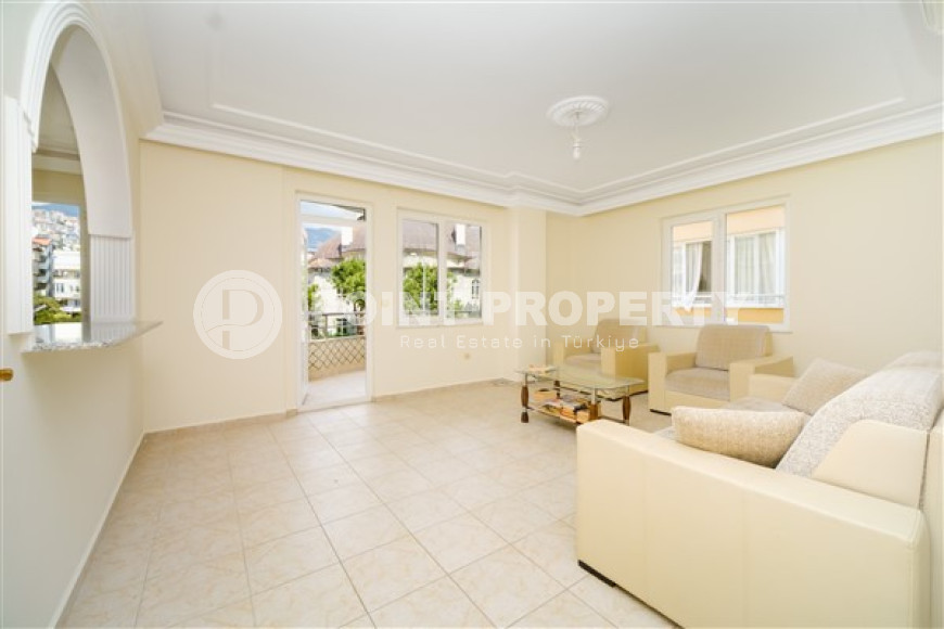 Furnished apartment with an area of 100 m2 and two balconies, Alanya center-id-4232-photo-4