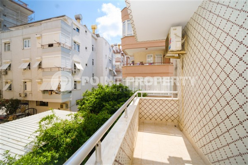 Furnished apartment with an area of 100 m2 and two balconies, Alanya center-id-4232-photo-8