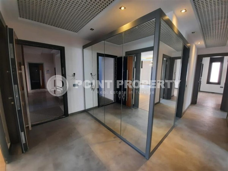New and partially furnished apartments with an area of 160 m2 in the center of Alanya-id-4241-photo-12