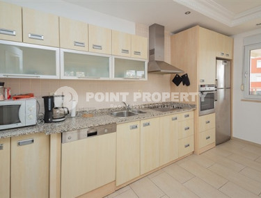 Bright spacious apartment with mountain views 850 meters from the beach and promenade.-id-4245-photo-3