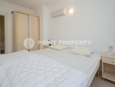 Bright spacious apartment with mountain views 850 meters from the beach and promenade.-id-4245-photo-5