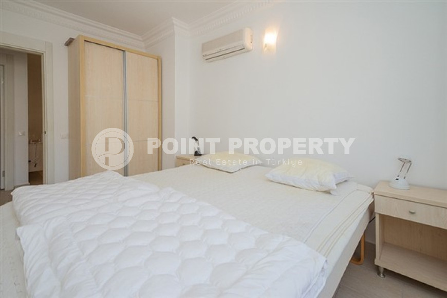 Светлая просторная квартира с видом на горы в 850 метрах от пляжа и набережной.-id-4245-фото-5