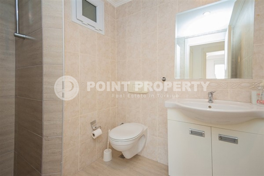 Светлая просторная квартира с видом на горы в 850 метрах от пляжа и набережной.-id-4245-фото-13