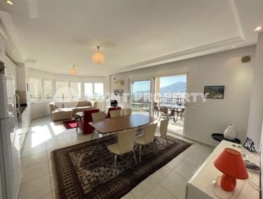 Стильная двухуровневая квартира с собственным садом в престижном районе Бекташ.-id-4246-фото-2