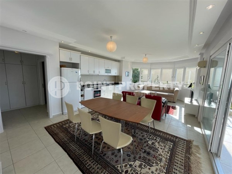 Стильная двухуровневая квартира с собственным садом в престижном районе Бекташ.-id-4246-фото-3