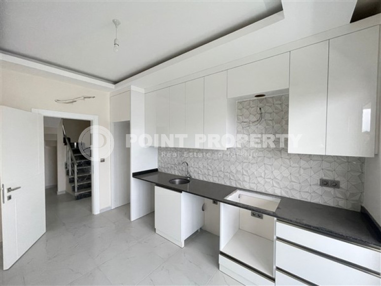 Просторный дуплекс 4+1 с чистовой отделкой на 4-м этаже с мансардой в элитном районе Аланьи Каргыджак.-id-4270-фото-8