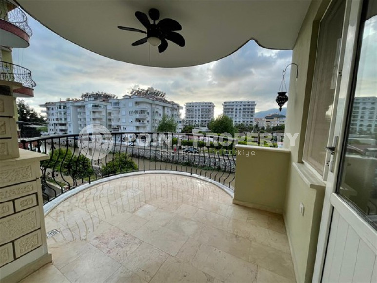 Cozy three-room apartment 125 m2 with spacious balconies in the Oba area-id-4276-photo-11