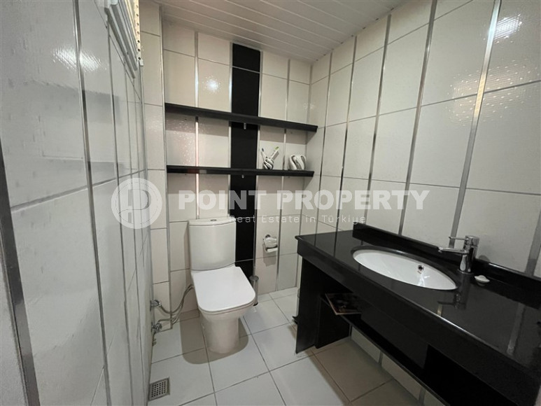 Four-room apartment 150 m2 with a large living room and two bathrooms, Oba district-id-4280-photo-2