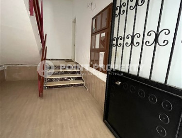 Четырехкомнатная квартира 150 м2 с большой гостиной комнатой и двумя ванными, район Оба-id-4280-фото-3