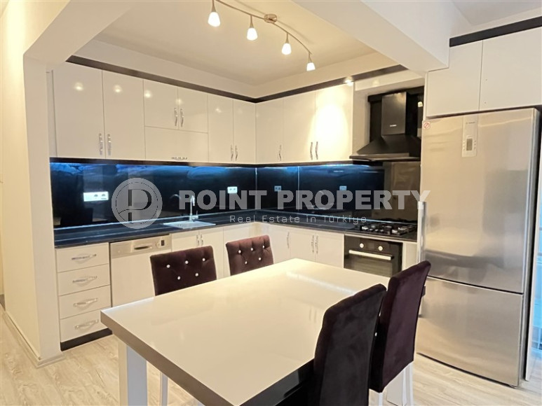 Four-room apartment 150 m2 with a large living room and two bathrooms, Oba district-id-4280-photo-4