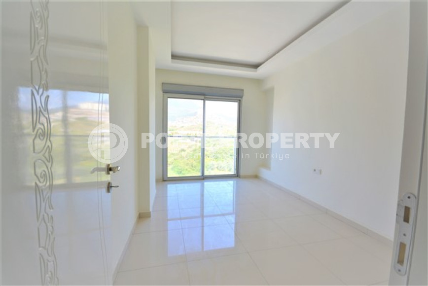 Large duplex 4+1 with fine finishing on the 12th floor with an attic with panoramic views of the sea and the city.-id-4289-photo-2