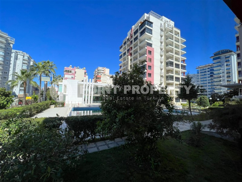 Stylish modern apartment 2+1, with a total area of 120 m2, 250 meters from the sea in the Mahmutlar area.-id-4298-photo-24