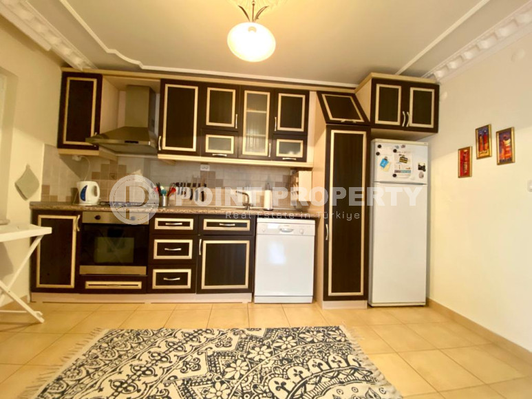 Просторные апартаменты с одной спальней, гостиной, отдельной кухней и тремя балконами в комплексе с открытым плавательным бассейном.-id-4299-фото-7