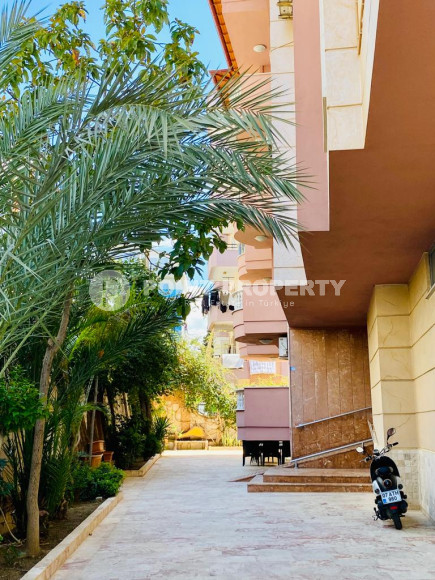 Просторные апартаменты с одной спальней, гостиной, отдельной кухней и тремя балконами в комплексе с открытым плавательным бассейном.-id-4299-фото-15