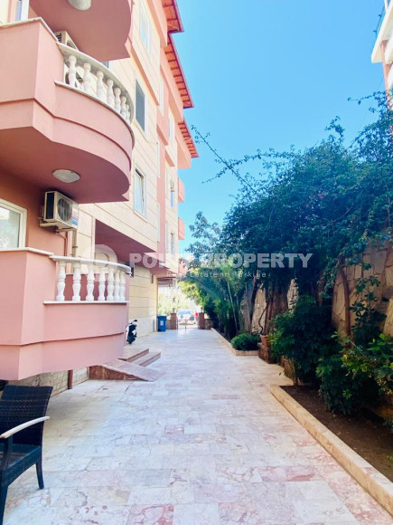 Просторные апартаменты с одной спальней, гостиной, отдельной кухней и тремя балконами в комплексе с открытым плавательным бассейном.-id-4299-фото-16