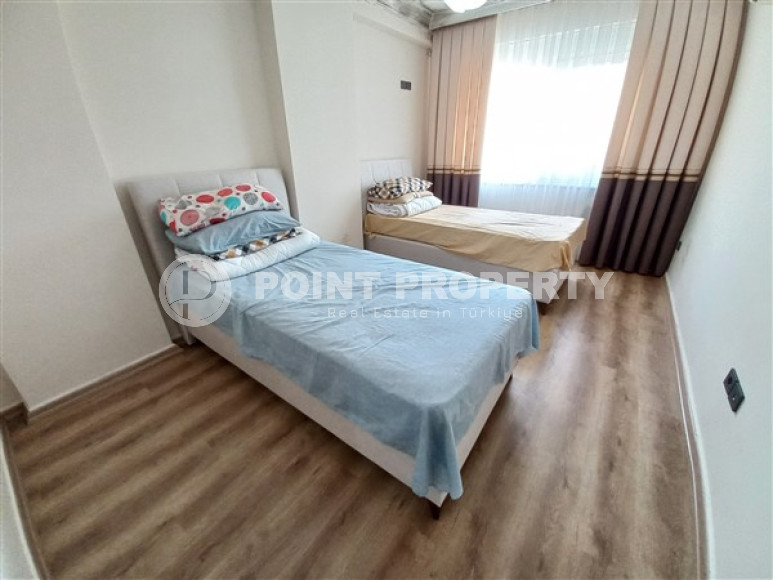 Three-room apartment with an area of 110 m2, Tosmur district, 150 meters from the Mediterranean Sea-id-3630-photo-3