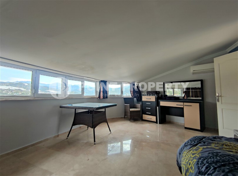 Просторный пентхаус 4+1 с пятью комнатами для всей семьи, район Демирташ-id-4303-фото-12