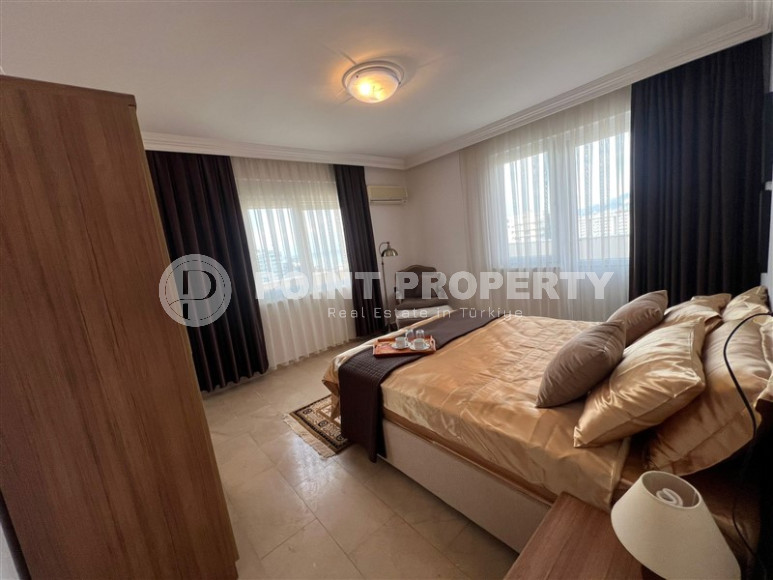 Large duplex 5+1 on the 10th floor with an attic with luxurious panoramic views of the sea and mountains.-id-4306-photo-8