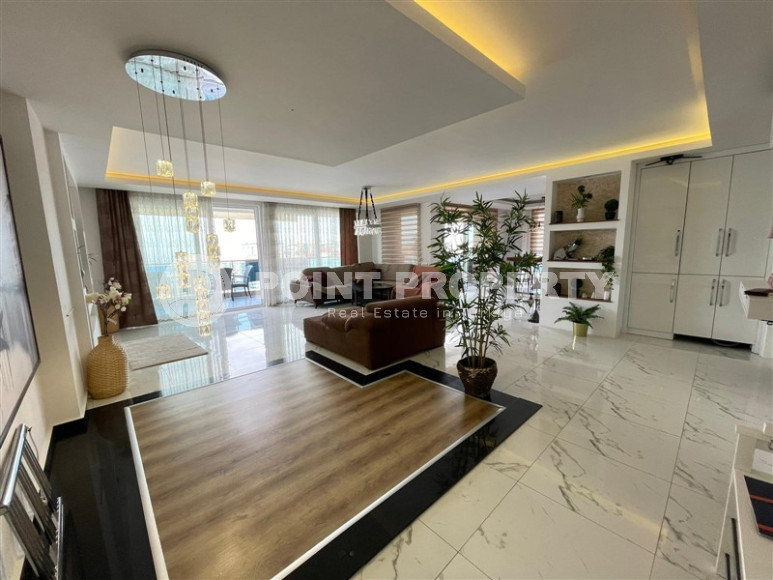 Four-room two-level apartment with furniture on the 12th floor and attic, Mahmutlar-id-4310-photo-37