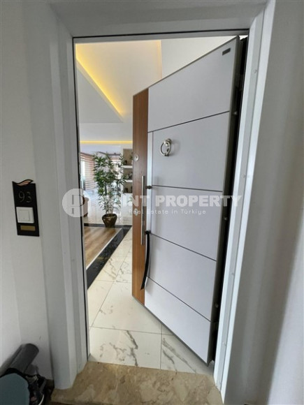 Four-room two-level apartment with furniture on the 12th floor and attic, Mahmutlar-id-4310-photo-39