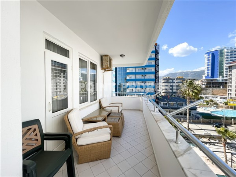 Four-room apartment 150 m2 near the seashore, Tosmur district-id-4314-photo-3