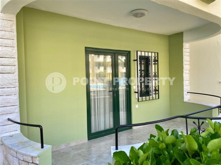 Ready-to-move-in apartment of 50 m2 with access to the Mediterranean Sea, Mahmutlar district.-id-4319-photo-2