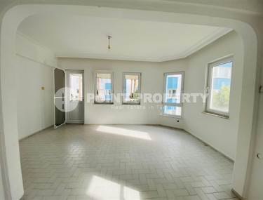 Inexpensive one-bedroom apartment 150 meters from the sea in the center of the tourist area of Konakli.-id-4321-photo-1