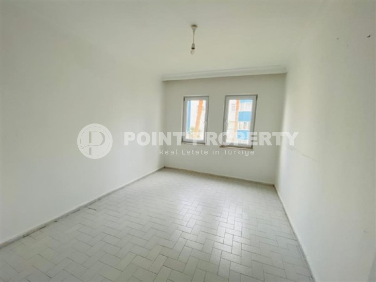 Недорогая квартира с одной спальной комнатой в 150 метрах от моря в центре туристического района Конаклы.-id-4321-фото-3