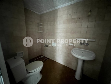 Недорогая квартира с одной спальной комнатой в 150 метрах от моря в центре туристического района Конаклы.-id-4321-фото-5