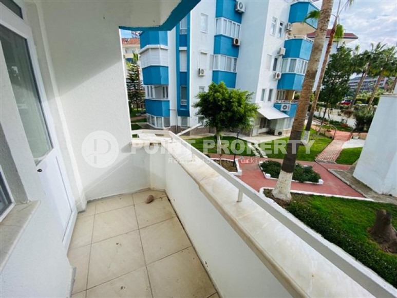 Недорогая квартира с одной спальной комнатой в 150 метрах от моря в центре туристического района Конаклы.-id-4321-фото-7