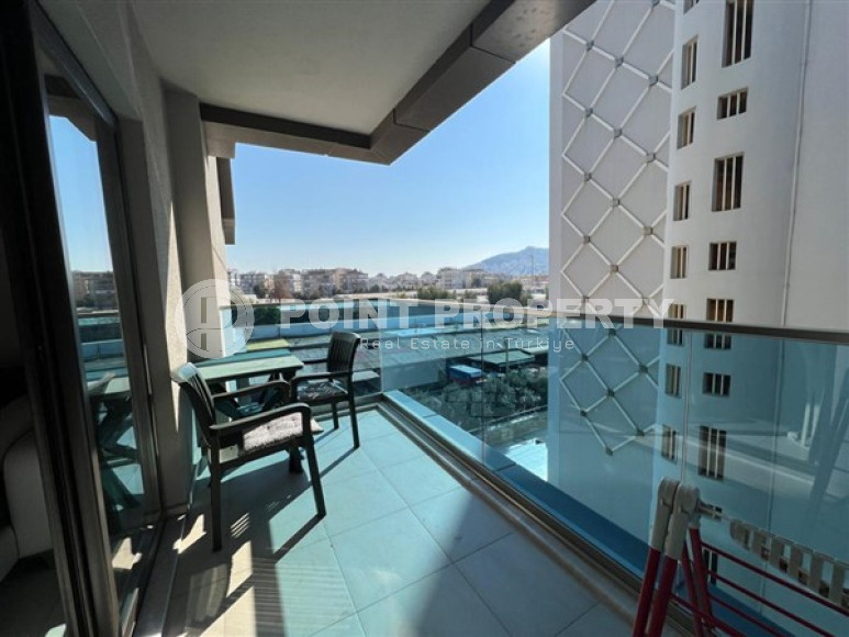 Небольшая студия, общей площадью 40 м2, на 3-м этаже в комплексе с богатой инфраструктурой досуга.-id-4323-фото-3