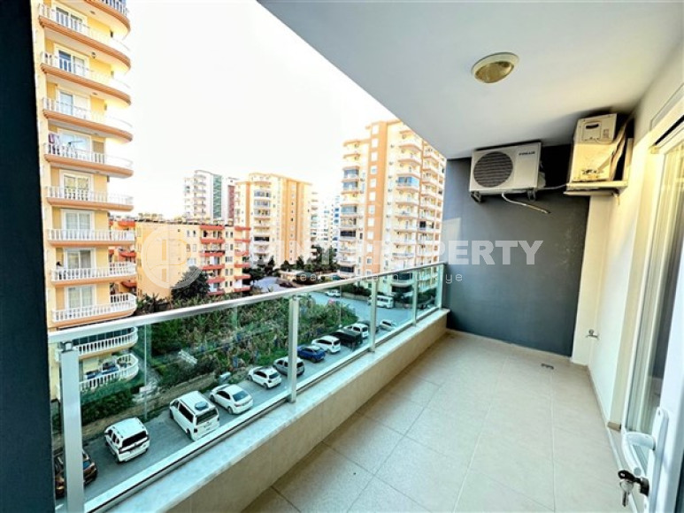 Beautiful bright 1+1 apartment, with a total area of 70 m2, 300 meters from the sea in the center of Alanya's popular Mahmutlar area.-id-4326-photo-5