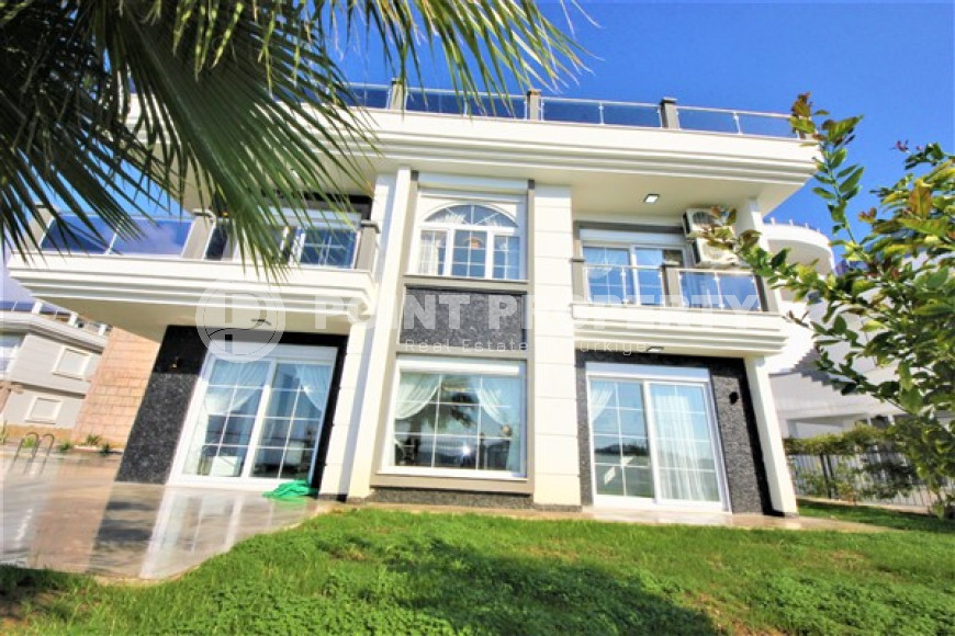 Spacious two-storey villa in the elite area of Alanya Kargicak with the possibility of obtaining a residence permit.-id-4329-photo-1