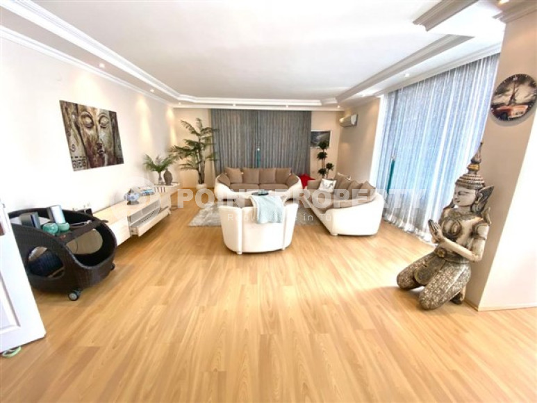 Ухоженная трехкомнатная квартира с мебелью на 5 этаже дома, район Джикджилли-id-4335-фото-3