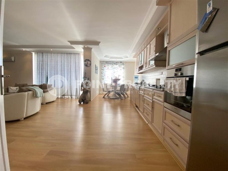 Ухоженная трехкомнатная квартира с мебелью на 5 этаже дома, район Джикджилли-id-4335-фото-4