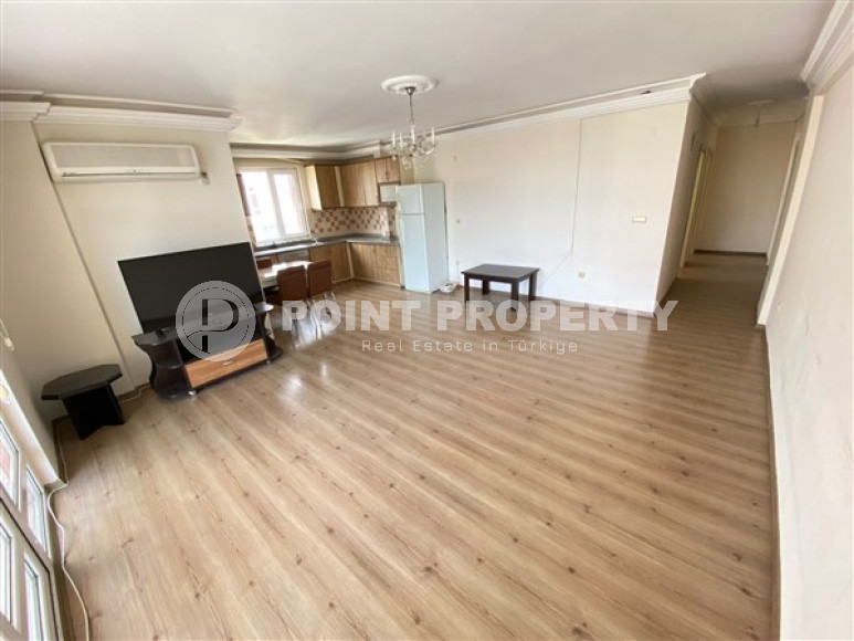 Spacious 2+1 apartment on the 7th floor with panoramic views of the city and mountains in the center of a quiet, comfortable area of Cikcilli.-id-4339-photo-2