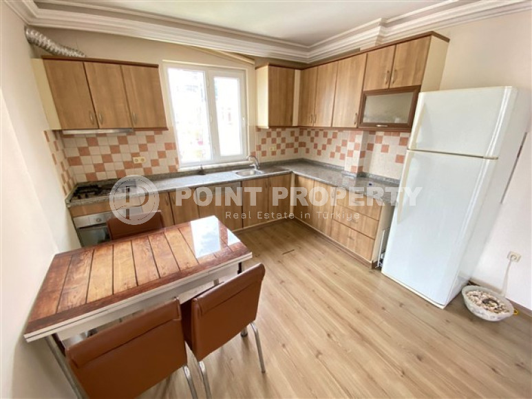 Spacious 2+1 apartment on the 7th floor with panoramic views of the city and mountains in the center of a quiet, comfortable area of Cikcilli.-id-4339-photo-3