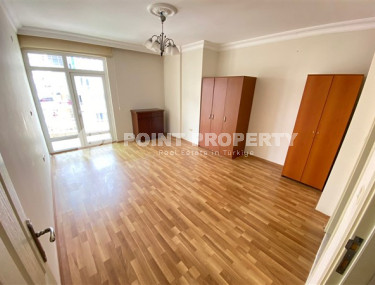 Spacious 2+1 apartment on the 7th floor with panoramic views of the city and mountains in the center of a quiet, comfortable area of Cikcilli.-id-4339-photo-5