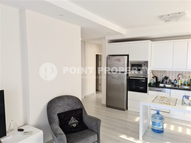 Light spacious apartment with good repair and pleasant bright interior, 900 meters from the sea.-id-4347-photo-2