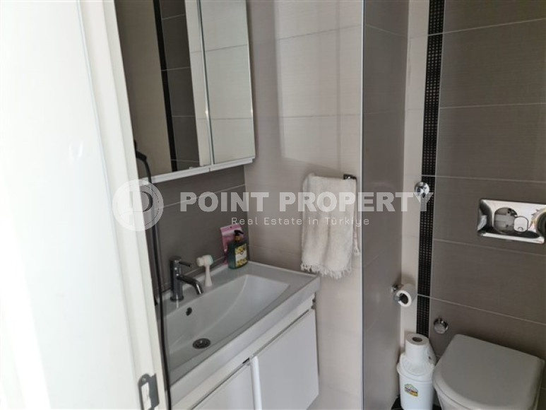 Light spacious apartment with good repair and pleasant bright interior, 900 meters from the sea.-id-4347-photo-5