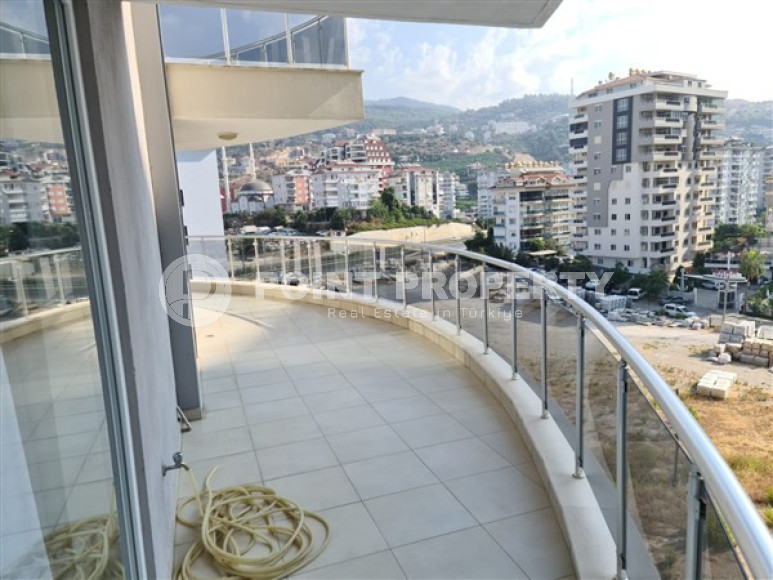 Light spacious apartment with good repair and pleasant bright interior, 900 meters from the sea.-id-4347-photo-7