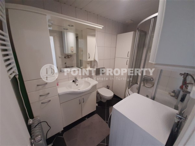 Spacious apartment 135 m2 with two balconies and furniture, 700 meters from the seashore in the Cikcilli area-id-4358-photo-10