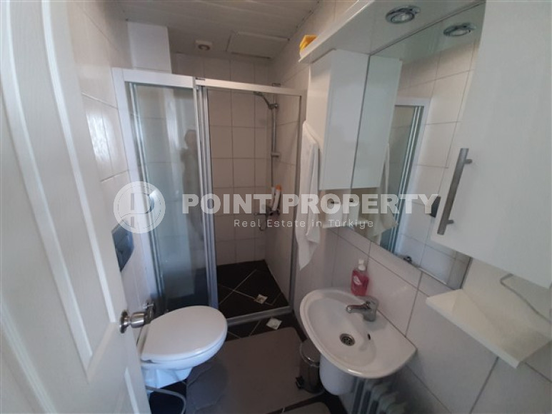 Spacious apartment 135 m2 with two balconies and furniture, 700 meters from the seashore in the Cikcilli area-id-4358-photo-13