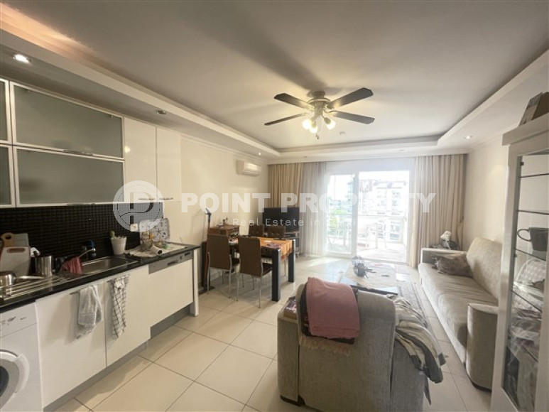 Меблированные апартаменты с двумя спальными комнатами на 4-м этаже в доме с бассейнами и фитнес клубом.-id-4365-фото-2