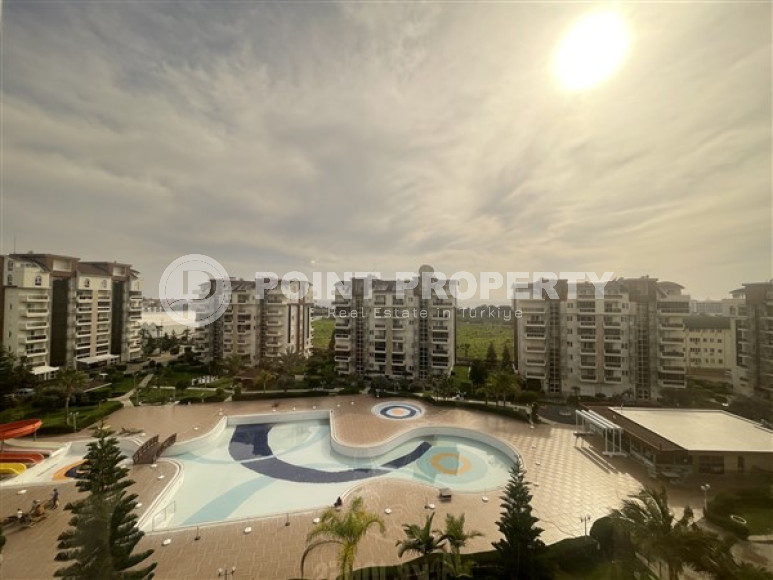 Меблированные апартаменты с двумя спальными комнатами на 4-м этаже в доме с бассейнами и фитнес клубом.-id-4365-фото-8