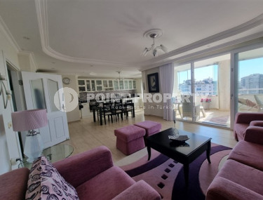 Beautiful bright 3+1 apartment on the 8th floor with panoramic views of the Taurus Mountains.-id-4366-photo-2